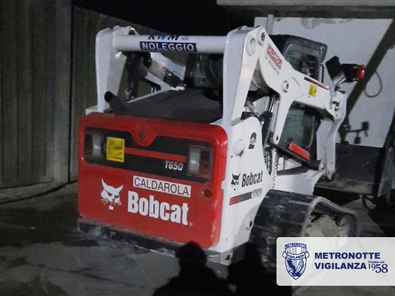 Assalto con escavatore e bobcat. Furto sventato a Poggiorsini - Bari Vigilanza Metronotte