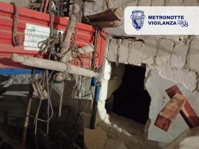 CASTELLANETA (TA): Intervento immediato delle pattuglie, FURTO SVENTATO